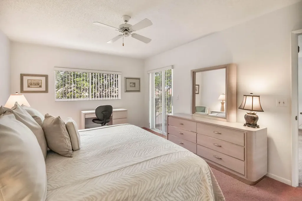 4735 E Lucerne Lakes Boulevard E Lake Worth FL 33467