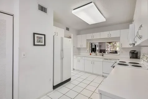 4735 E Lucerne Lakes Boulevard E Lake Worth FL 33467