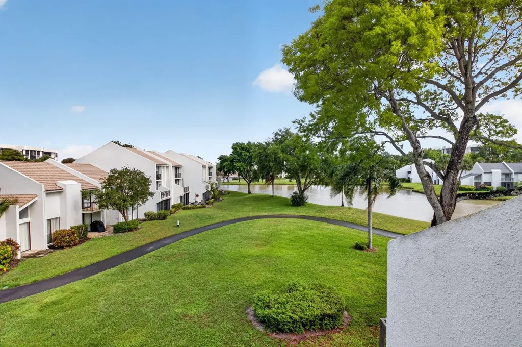 1005 Bridgewood Place Boca Raton FL 33434