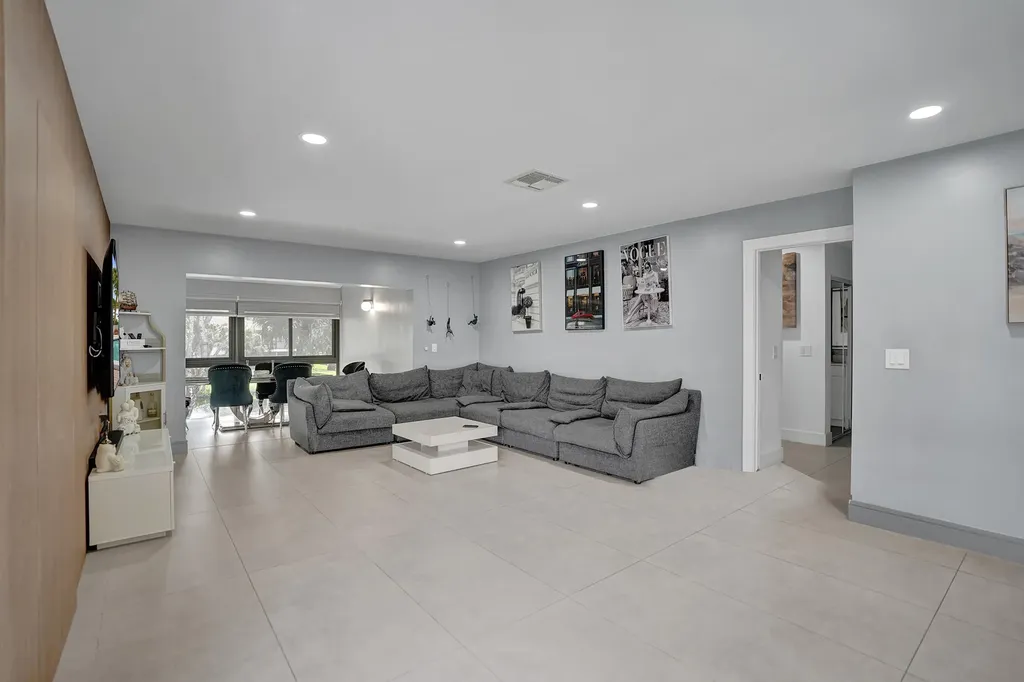21675 Tall Palm Circle Boca Raton FL 33433