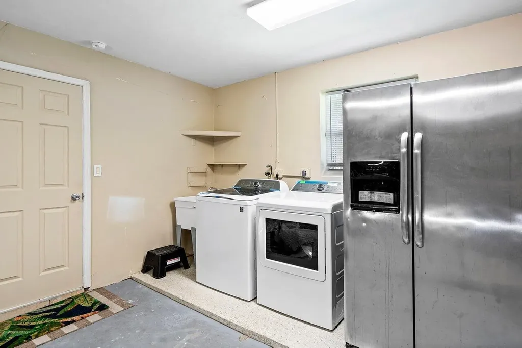 5221 NE 26th Avenue Lighthouse Point FL 33064