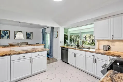 5221 NE 26th Avenue Lighthouse Point FL 33064