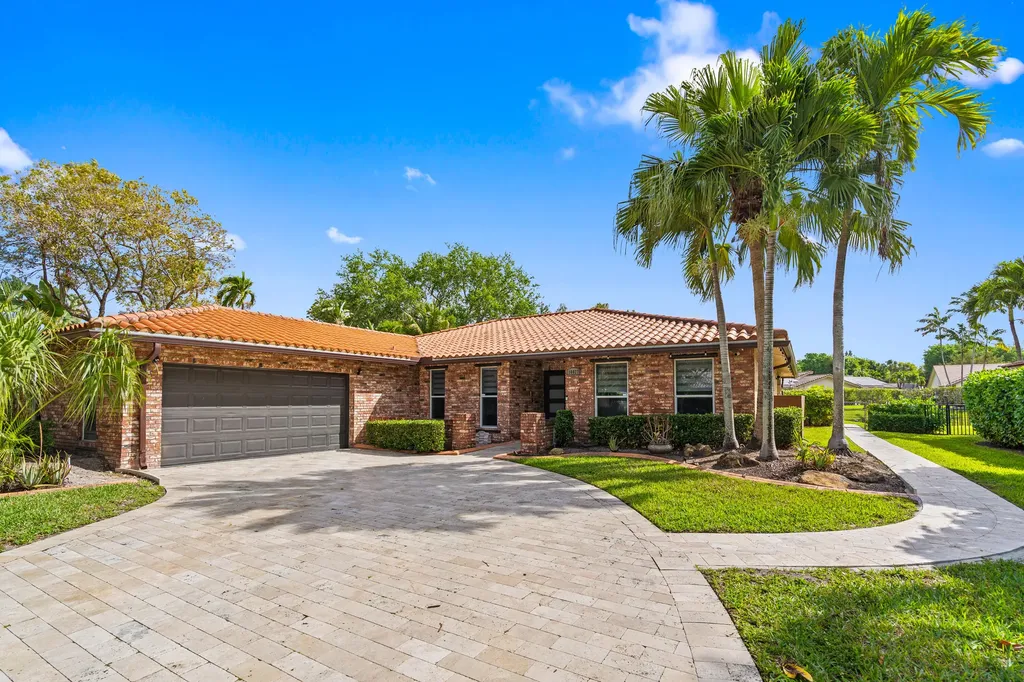 10027 Ramblewood Drive Coral Springs FL 33071