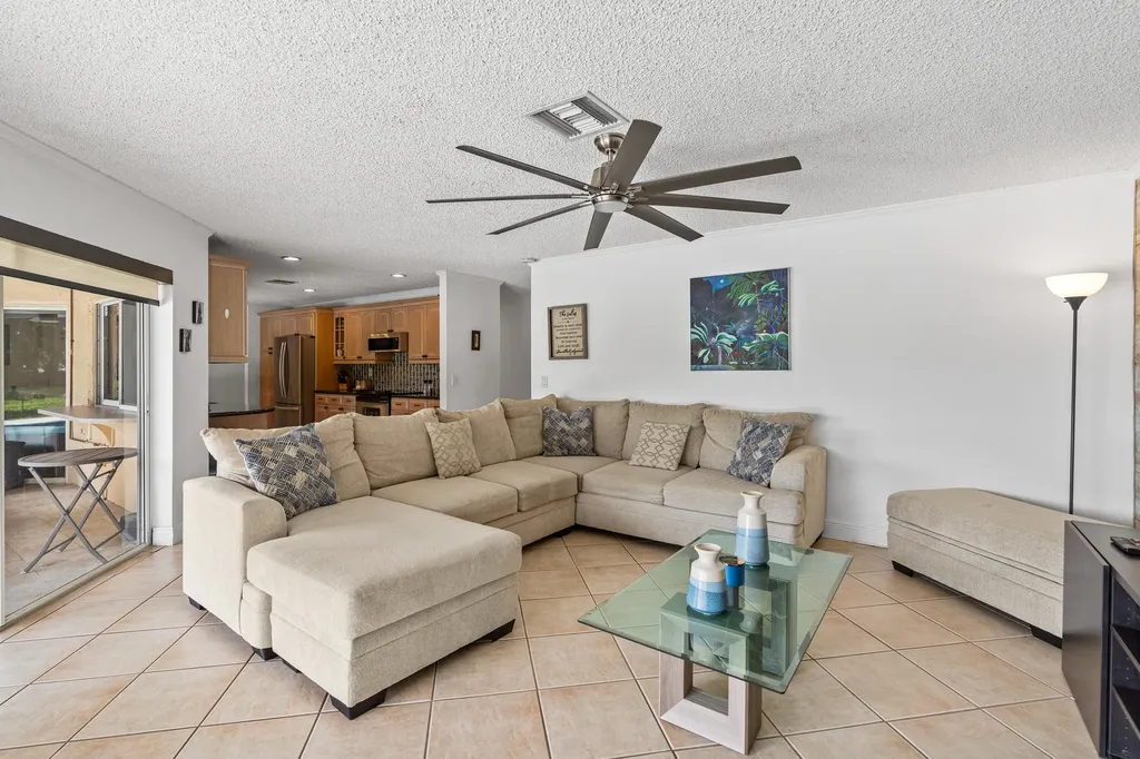 10027 Ramblewood Drive Coral Springs FL 33071