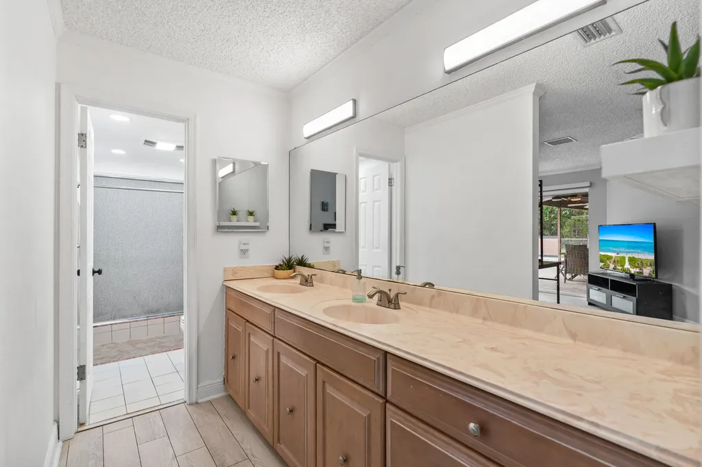10027 Ramblewood Drive Coral Springs FL 33071