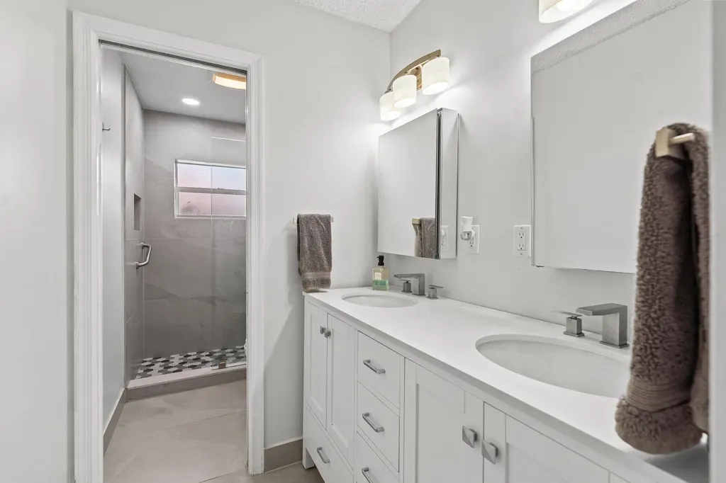 10027 Ramblewood Drive Coral Springs FL 33071