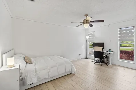 10027 Ramblewood Drive Coral Springs FL 33071