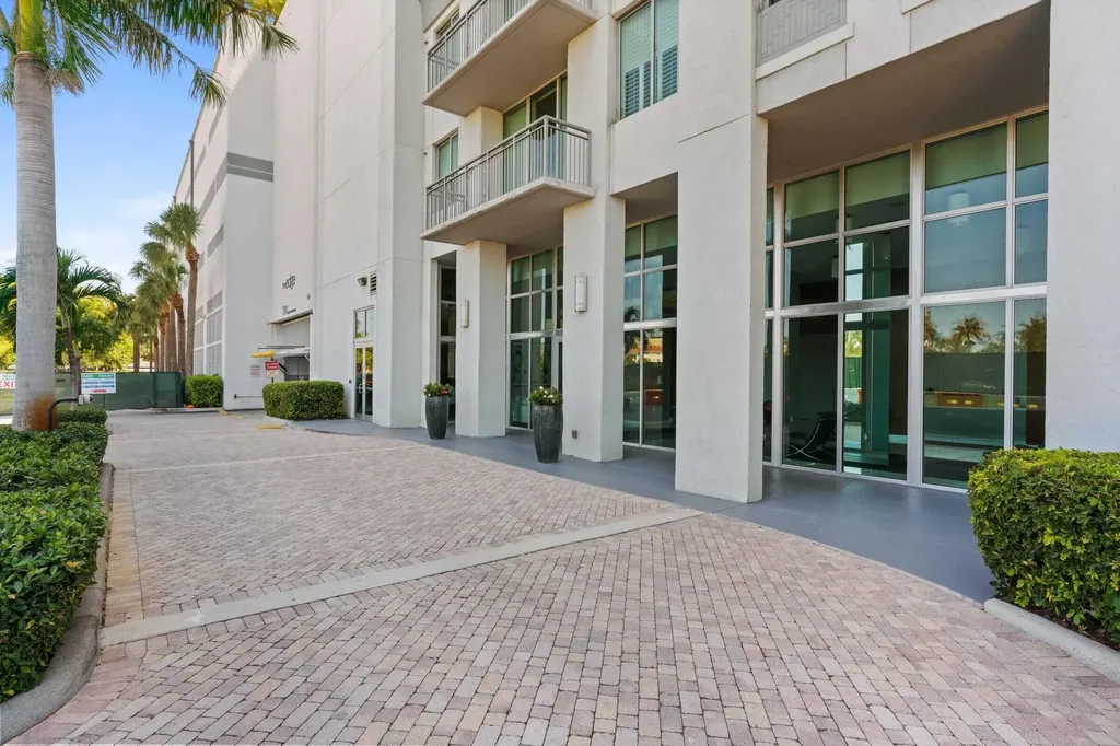 300 S Australian Avenue West Palm Beach FL 33401