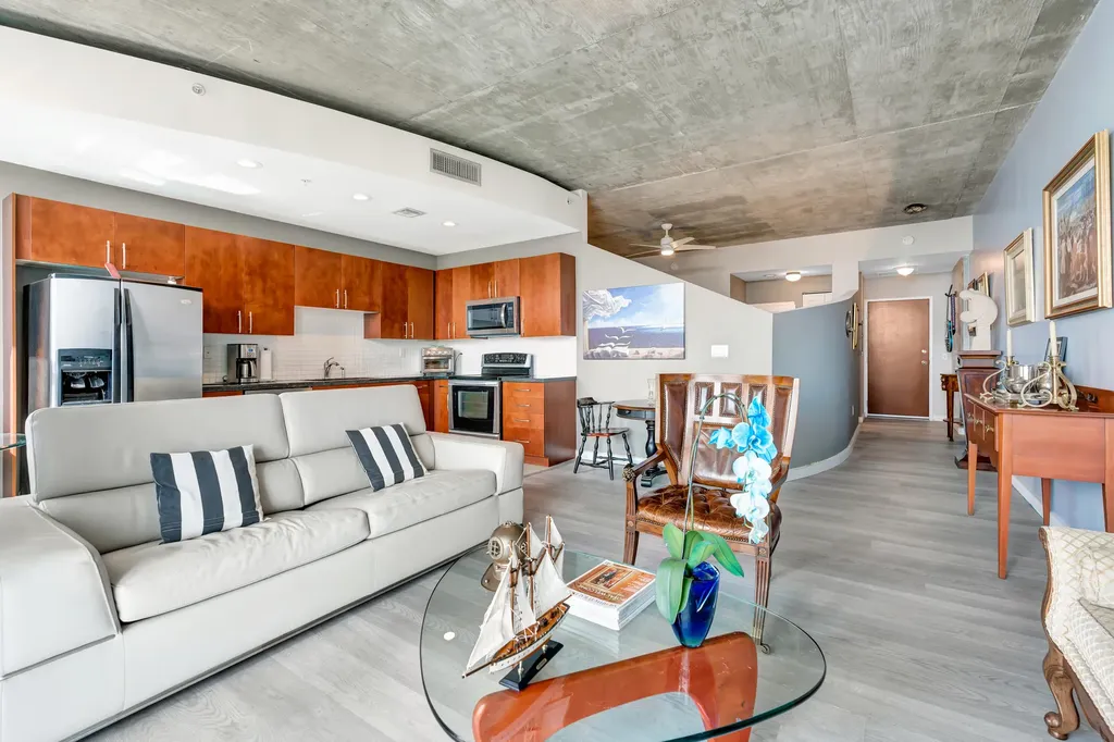 300 S Australian Avenue West Palm Beach FL 33401