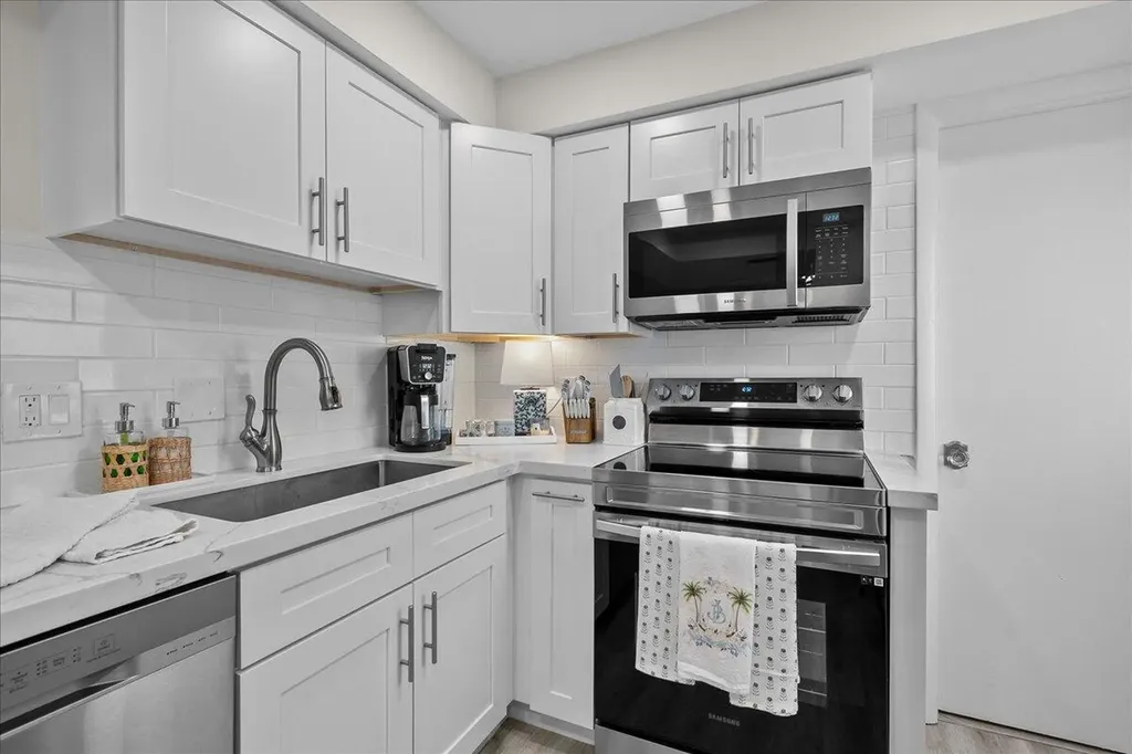 5301 NW 2nd Avenue Boca Raton FL 33487