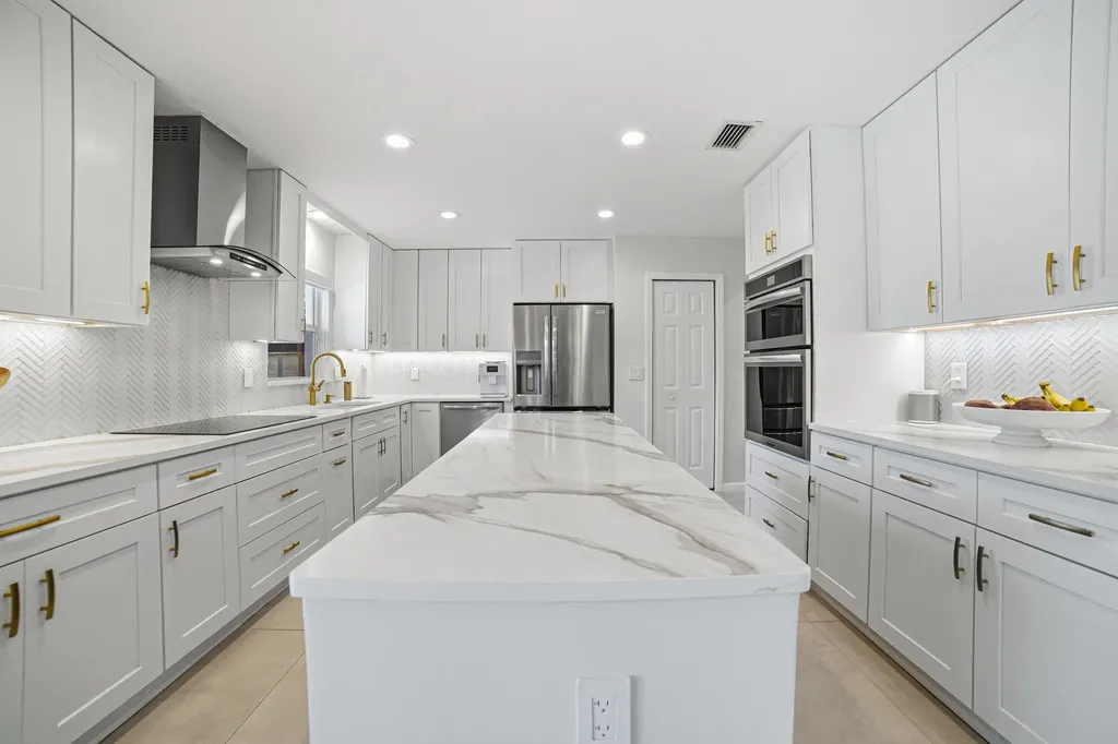 2281 SE 11th Street Pompano Beach FL 33062