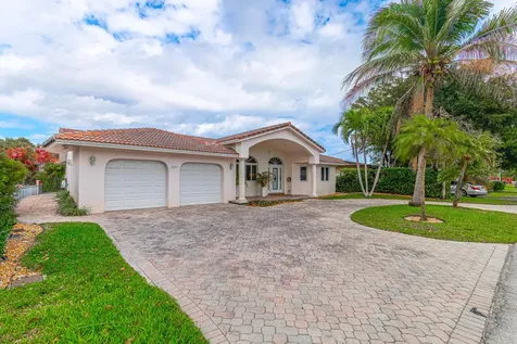 2281 SE 11th Street Pompano Beach FL 33062