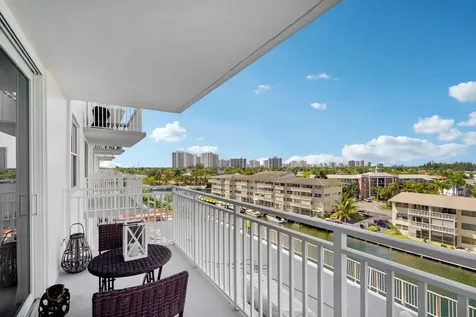 427 Golden Isle Drive Hallandale Beach FL 33009