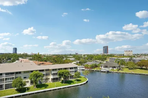 427 Golden Isle Drive Hallandale Beach FL 33009