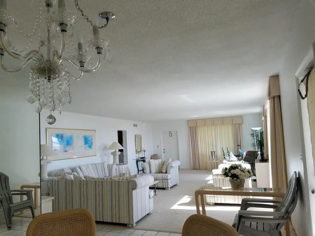 2565 S Ocean Boulevard Palm Beach FL 33480