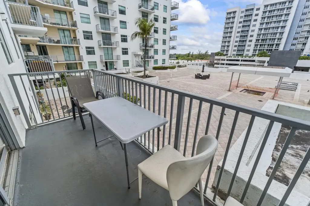 140 S Dixie Highway Hollywood FL 33020