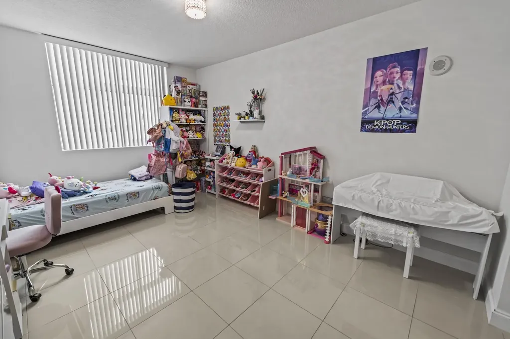 140 S Dixie Highway Hollywood FL 33020