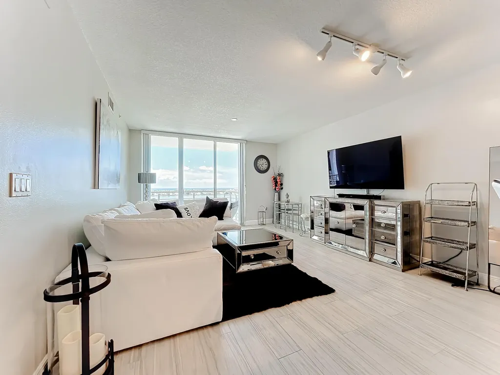 1551 N Flagler Drive West Palm Beach FL 33401