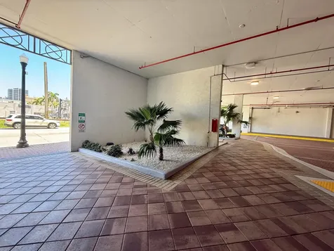 140 S Dixie Highway Hollywood FL 33020