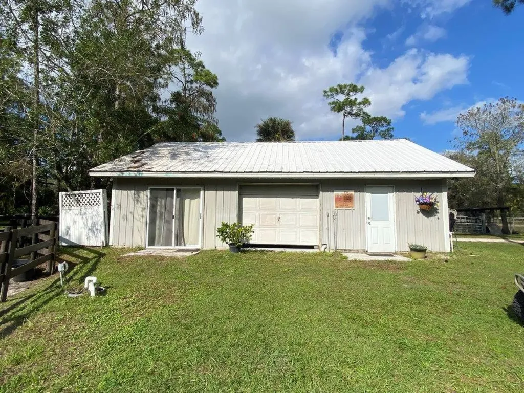 2141 B Road Loxahatchee Groves FL 33470