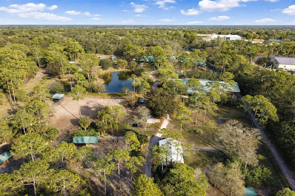 2141 B Road Loxahatchee Groves FL 33470