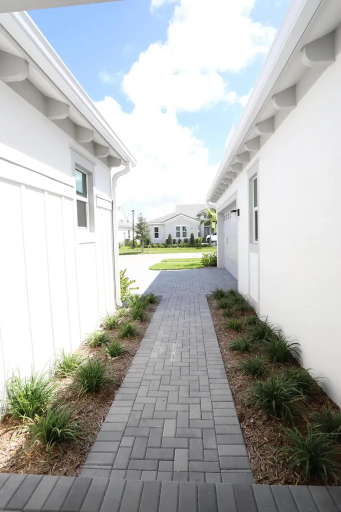 15192 Wildwood Circle Westlake FL 33470