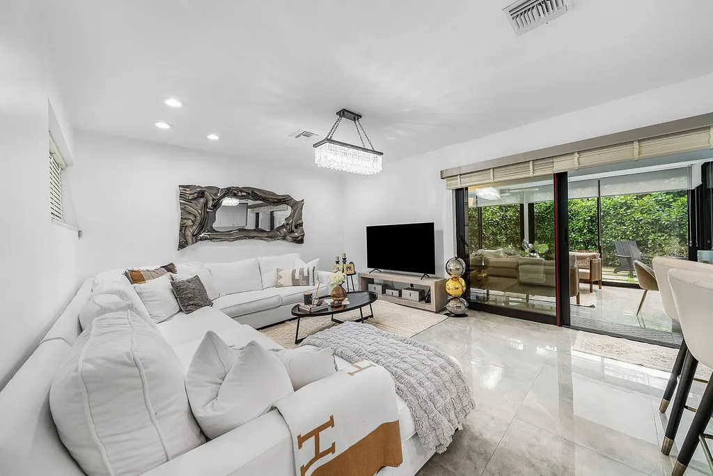 20797 Cabrillo Way Boca Raton FL 33428