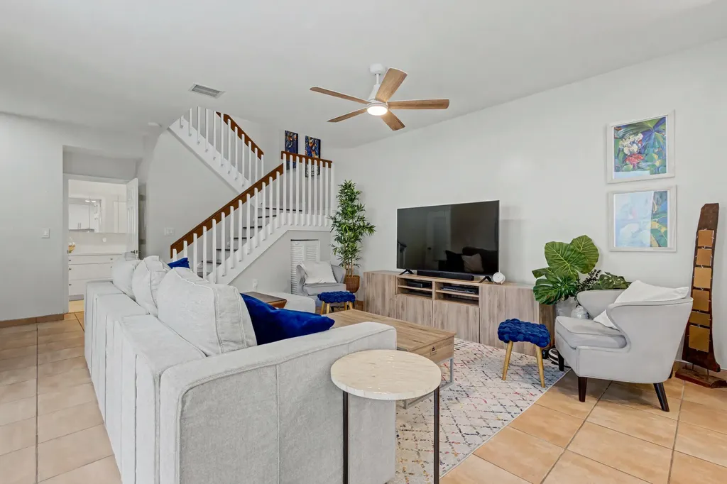 1545 Seagrape Way Hollywood FL 33019