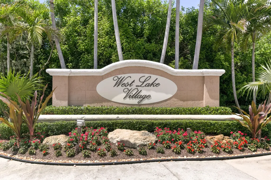 1545 Seagrape Way Hollywood FL 33019