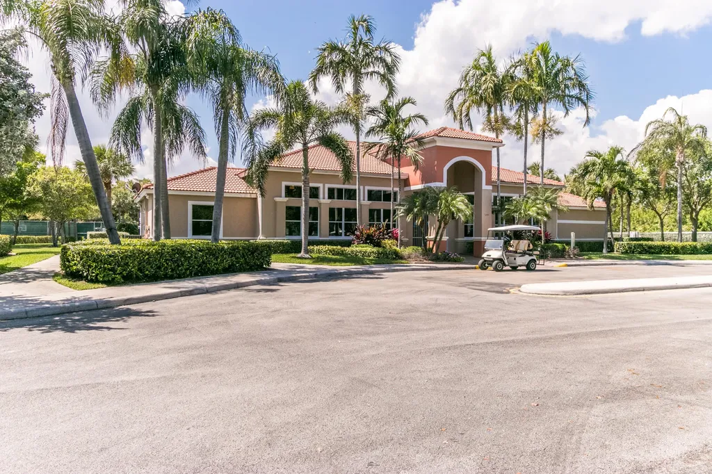 1545 Seagrape Way Hollywood FL 33019