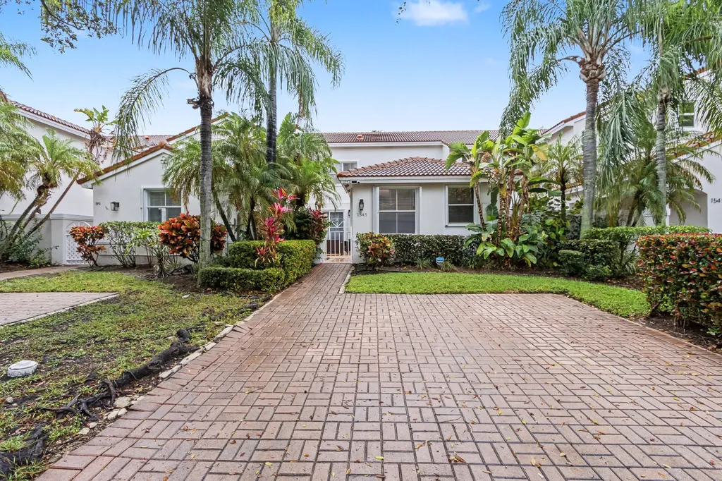 1545 Seagrape Way Hollywood FL 33019
