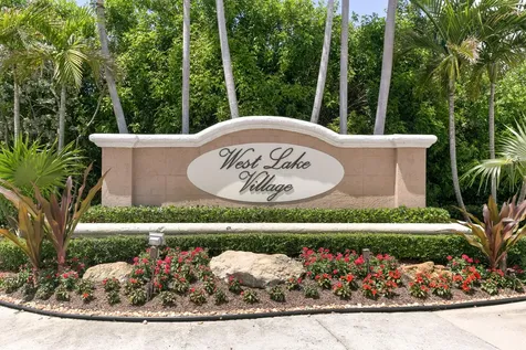 1545 Seagrape Way Hollywood FL 33019