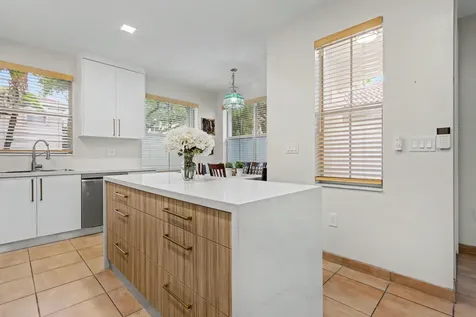 1545 Seagrape Way Hollywood FL 33019