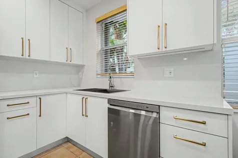 1545 Seagrape Way Hollywood FL 33019