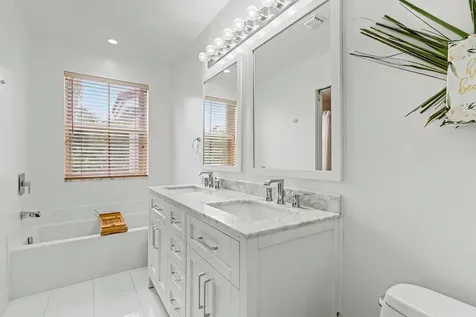 1545 Seagrape Way Hollywood FL 33019