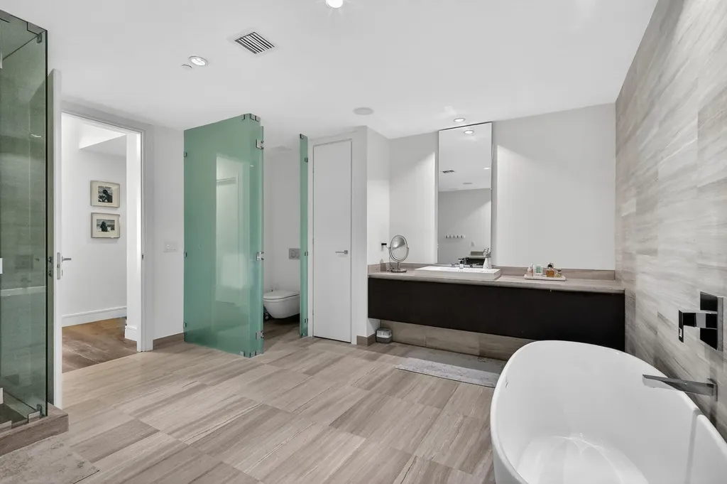 3250 NE 188th Street Aventura FL 33180