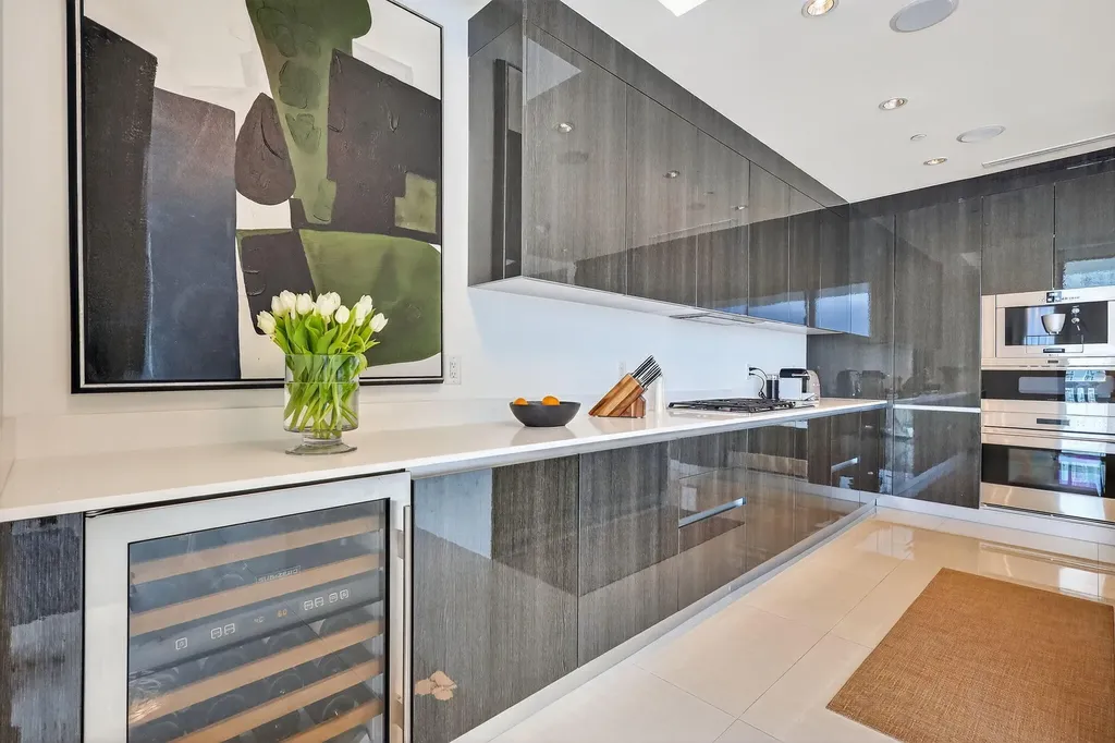 3250 NE 188th Street Aventura FL 33180
