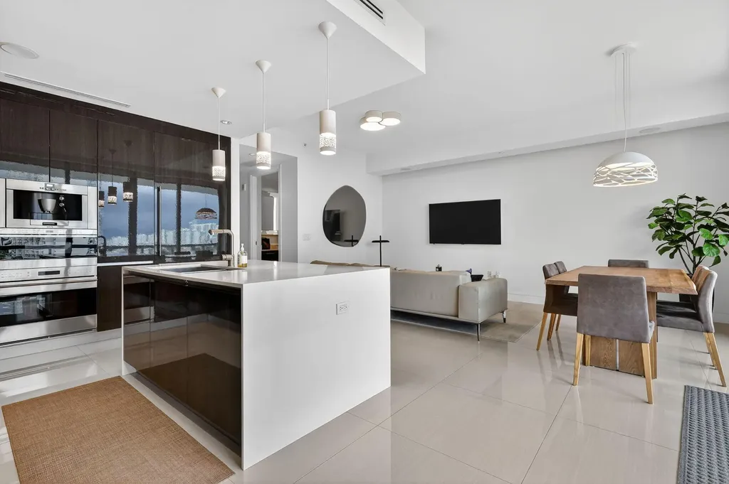 3250 NE 188th Street Aventura FL 33180