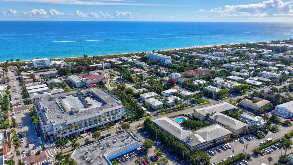 60 Venetian Drive Delray Beach FL 33483
