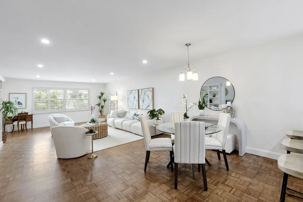60 Venetian Drive Delray Beach FL 33483