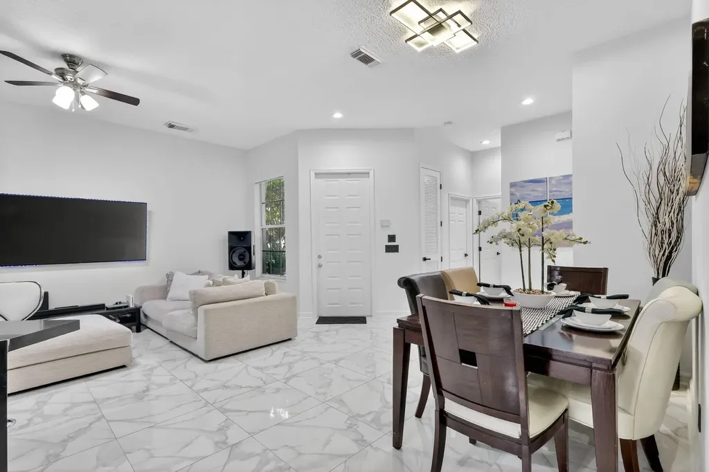 416 SW Horseshoe Bay Port St Lucie FL 34986