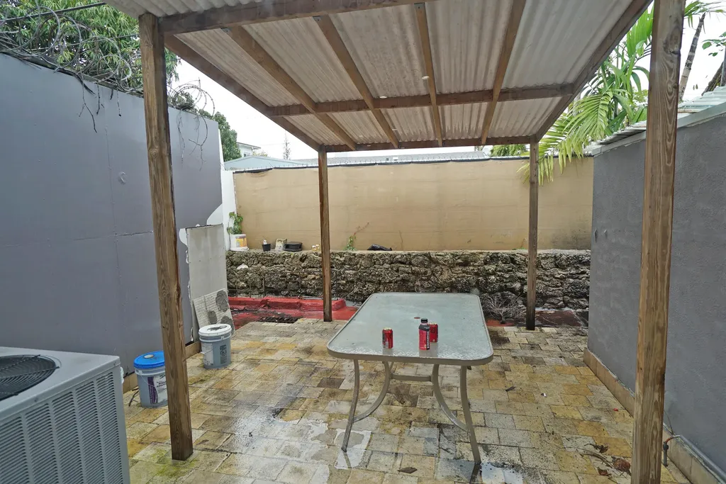 1365 SW 22nd Street Miami FL