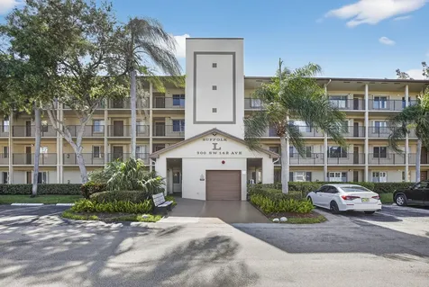 900 SW 142nd Avenue Pembroke Pines FL 33027