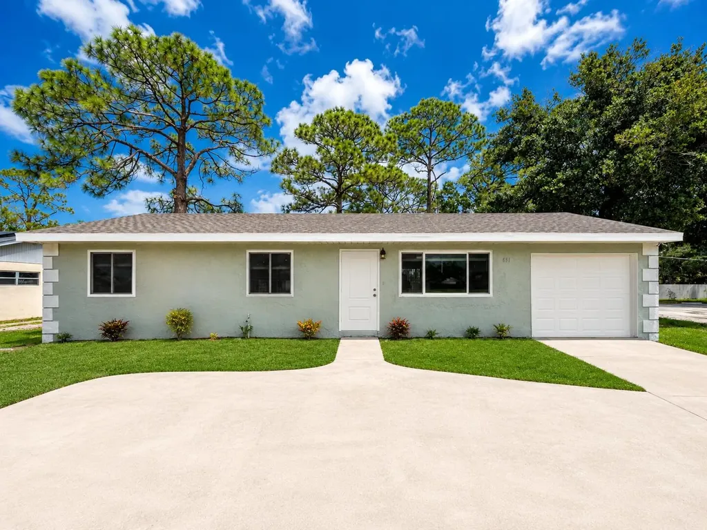 651 SE Port St Lucie Boulevard Port St Lucie FL 34984