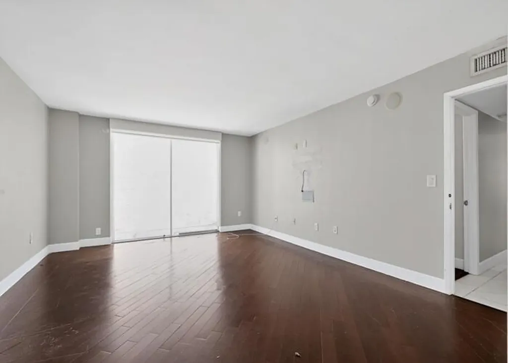 6061 Collins Avenue Miami Beach FL 33140
