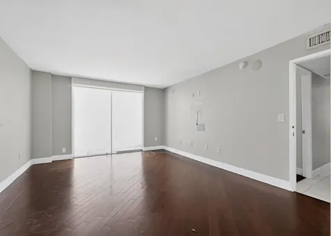 6061 Collins Avenue Miami Beach FL 33140
