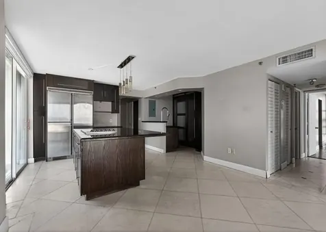 6061 Collins Avenue Miami Beach FL 33140