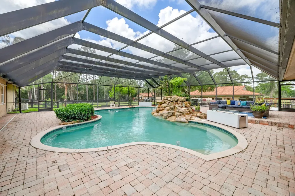 2559 Palm Deer Drive Loxahatchee FL 33470