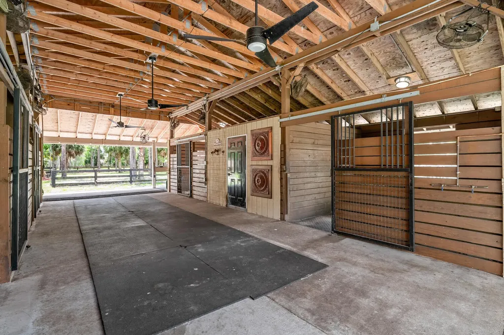 2559 Palm Deer Drive Loxahatchee FL 33470
