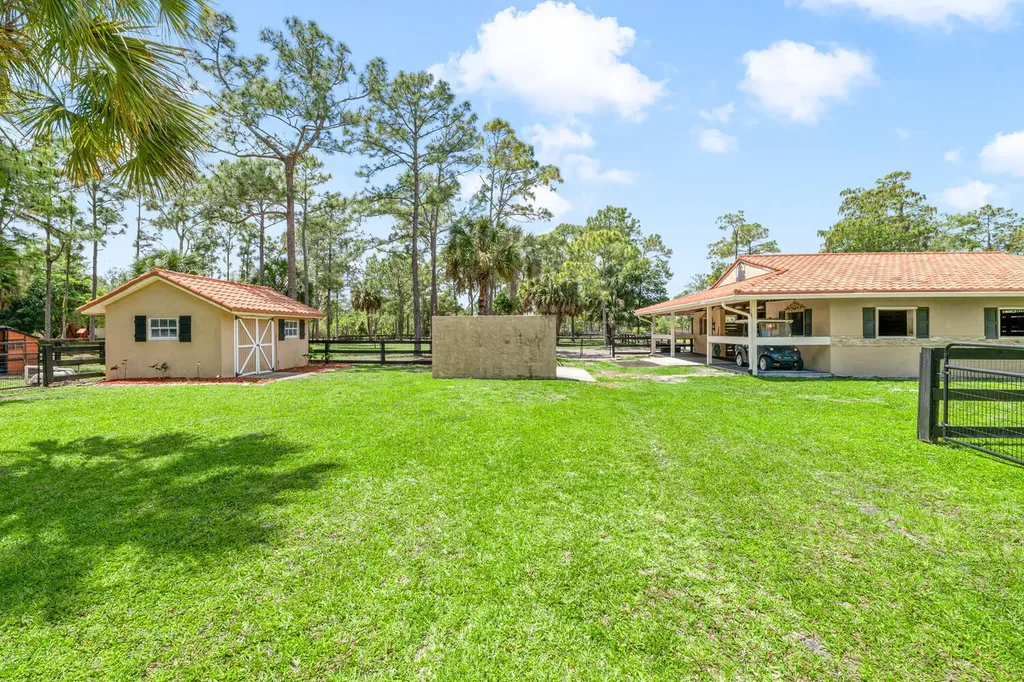 2559 Palm Deer Drive Loxahatchee FL 33470